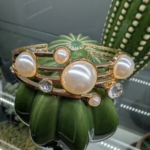 Gold and Pearl Bracelet